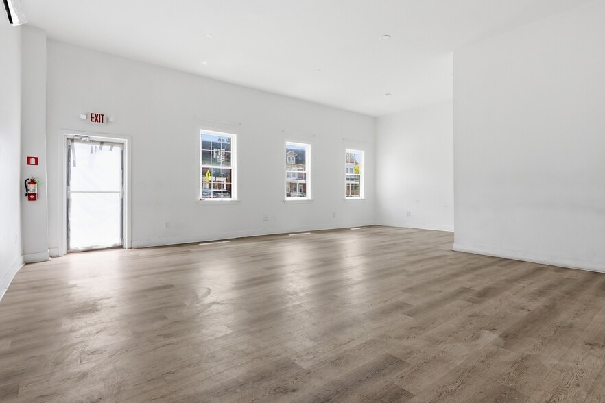 More Photos Of 805 E Prospect St, York General Retail For Sale