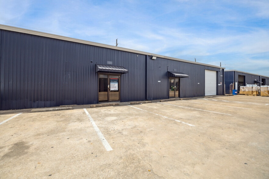 More Photos Of 6100 Brittmoore Rd, Houston Unknown For Lease