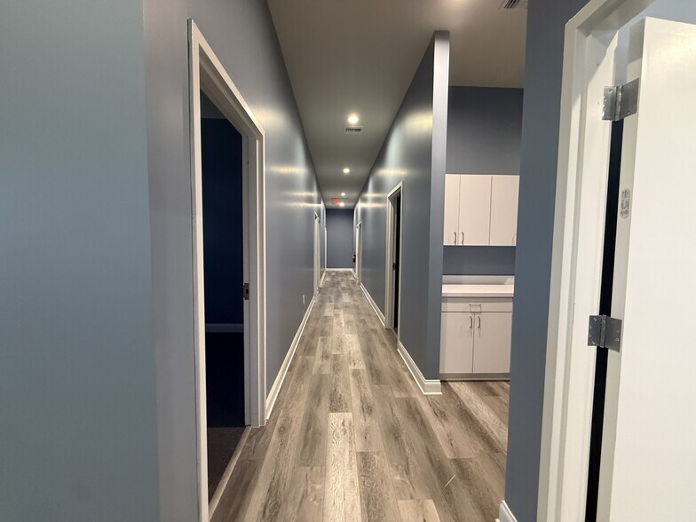 More Photos Of 90 Fox Ridge Ct, DeBary Office For Sale