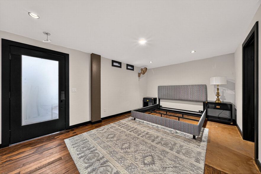 More Photos Of 614 High St, Comfort Storefront Retail Residential For Sale