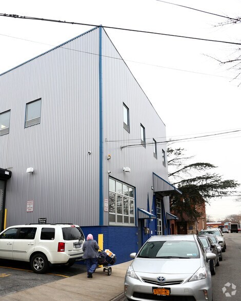 More Photos Of 83-40 72nd Dr, Glendale Office For Sale