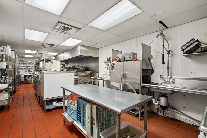 More Photos Of 114 Cramer St, Mazomanie Flex For Sale