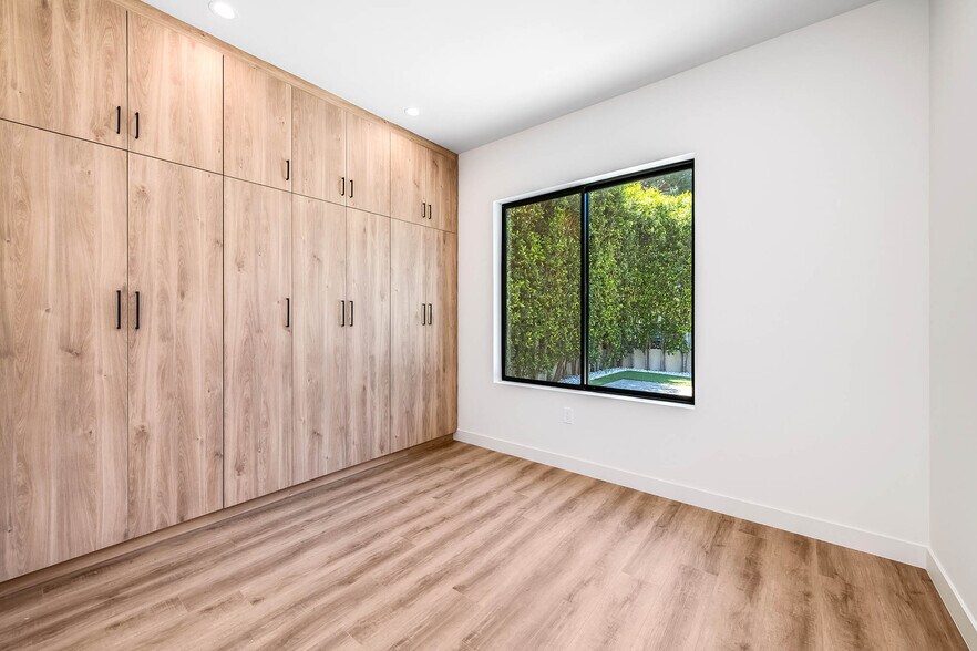 More Photos Of 5954 Simpson Ave, Valley Village Apartments For Sale
