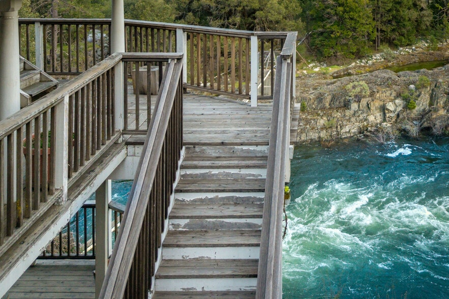 More Photos Of 15432 Washington Rd, Washington Storefront Retail Residential For Sale