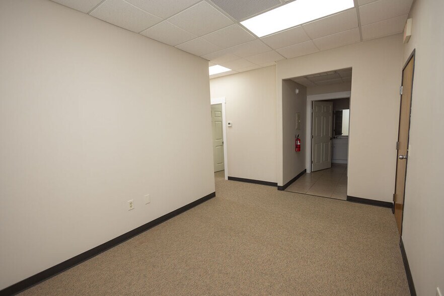 More Photos Of 20550 Townsen Blvd, Humble Loft Creative Space For Sale