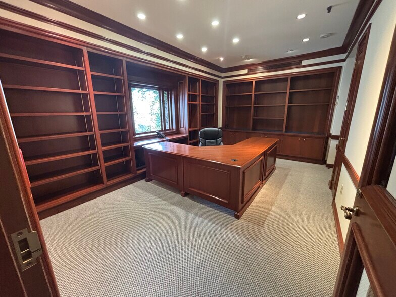 More Photos Of 1134 Kline St, La Jolla Public Library For Lease