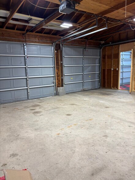 More Photos Of 9 Waterville Rd, Avon Office For Lease