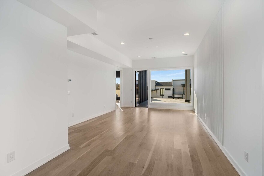 More Photos Of 1017 12th Ave S, Nashville Apartments For Sale