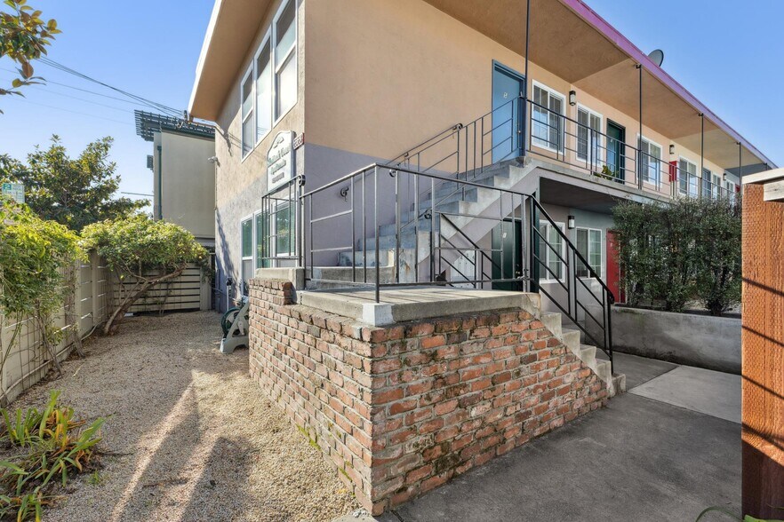 More Photos Of 6563 Shattuck Ave, Oakland Apartments For Sale