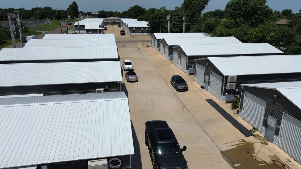 More Photos Of 3275 E Waterloo Rd, Edmond Warehouse For Sale