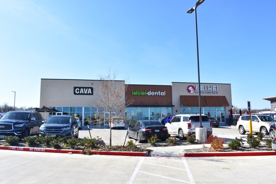 More Photos Of 265 NW John Jones Dr, Burleson General Retail For Sale