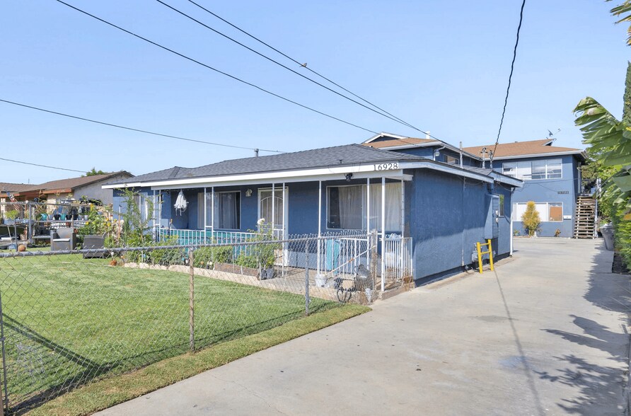 Primary Photo Of 16928 S Berendo Ave, Gardena Apartments For Sale