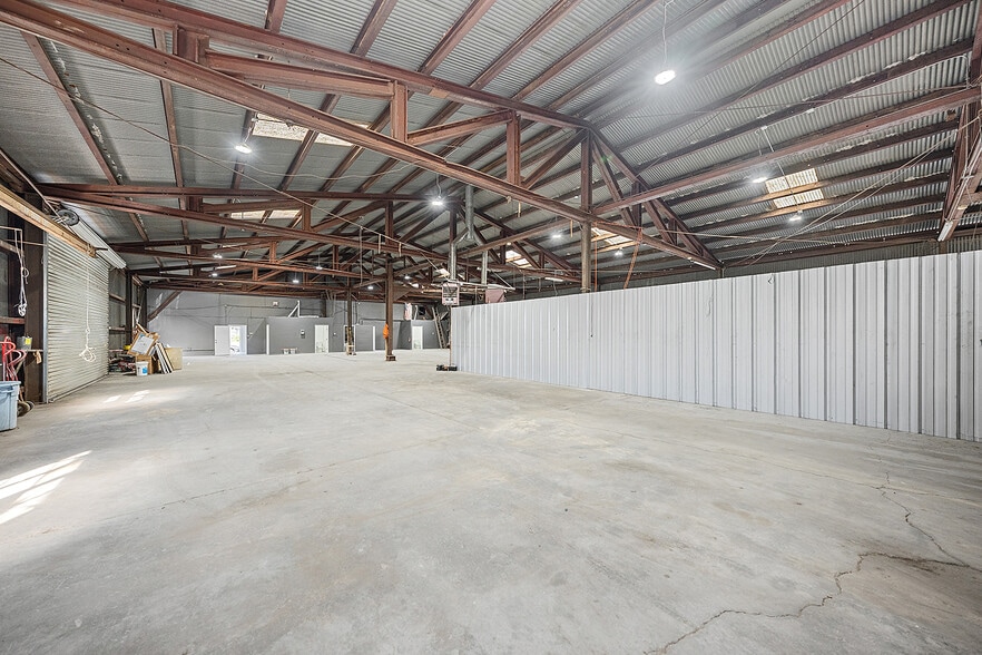 More Photos Of 6104-6112 Ferguson Dr, Commerce Warehouse For Sale