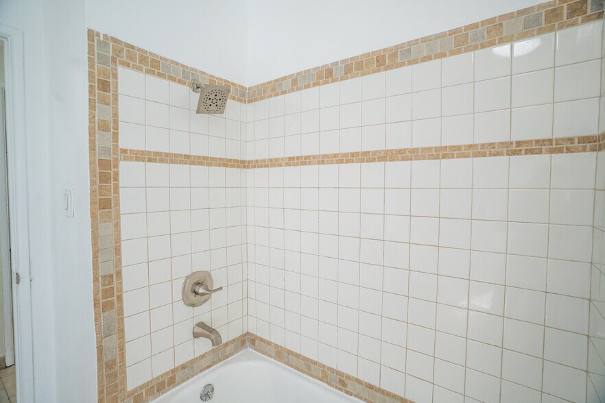 More Photos Of 1415 Cedar Ave, Long Beach Apartments For Sale