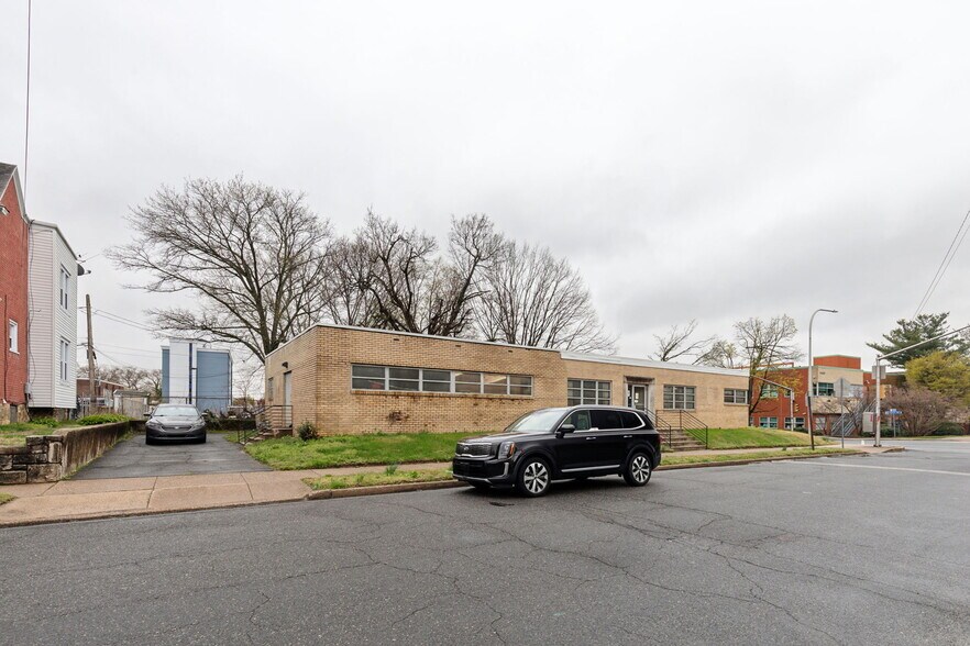 More Photos Of 1453 Edgmont Ave, Chester Office For Sale
