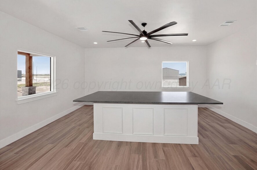 More Photos Of 8501 Cargo Ln, Amarillo Light Manufacturing For Sale