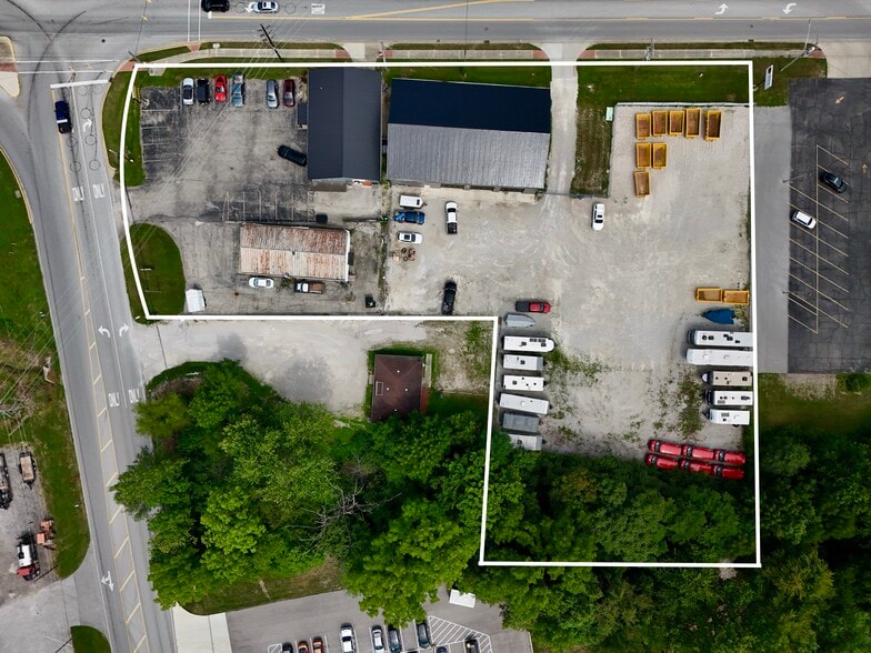 Primary Photo Of 1819 E Morgan St, Martinsville General Retail For Sale