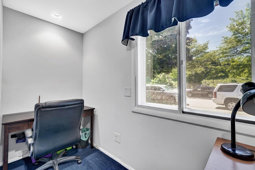 More Photos Of 3630 Hill Blvd, Yorktown Medical For Sale