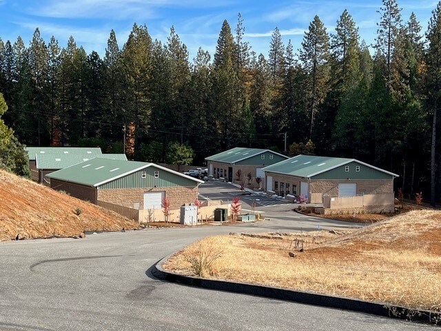 More Photos Of 12836 Greenhorn, Grass Valley Warehouse For Lease