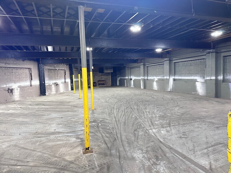 More Photos Of 1227 22nd St, Rockford Industrial For Sale