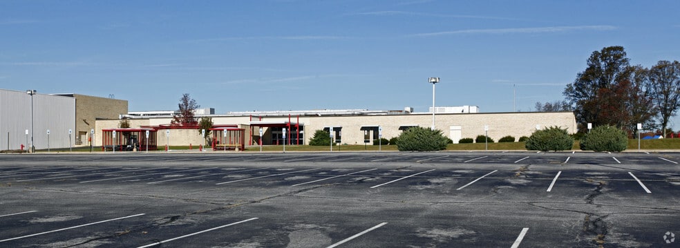 More Photos Of 400 N Woodbury Rd, Pitman Manufacturing For Sale