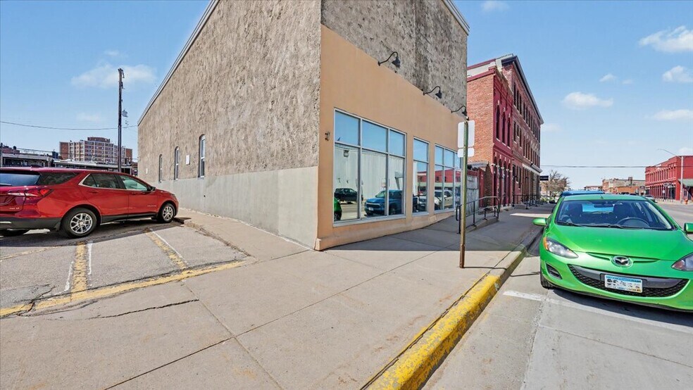 More Photos Of 102 Walnut St, Winona Office Residential For Sale