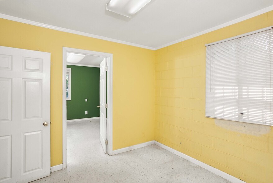 More Photos Of 10234 NE Glisan St, Portland Freestanding For Sale