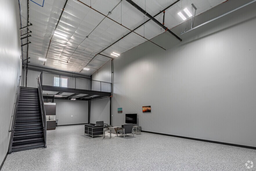 More Photos Of 7637 FM 3009, Schertz Light Distribution For Sale