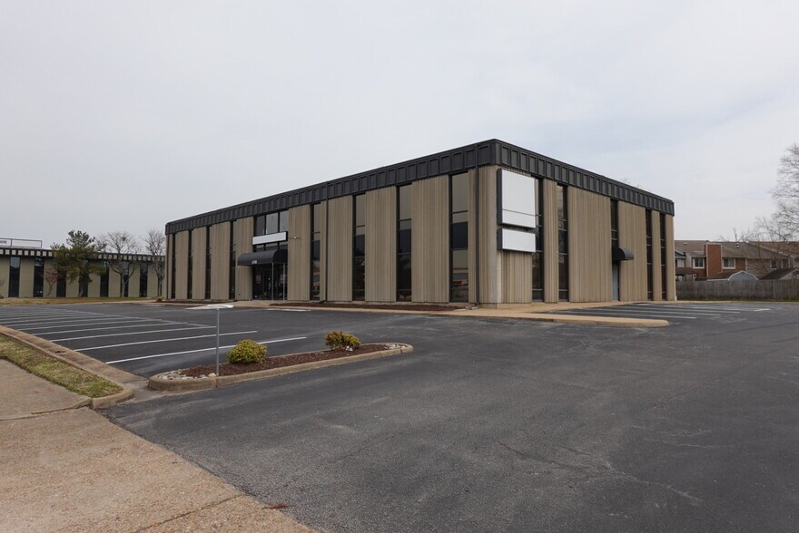 More Photos Of 4190 S Plaza Trl, Virginia Beach Office For Lease