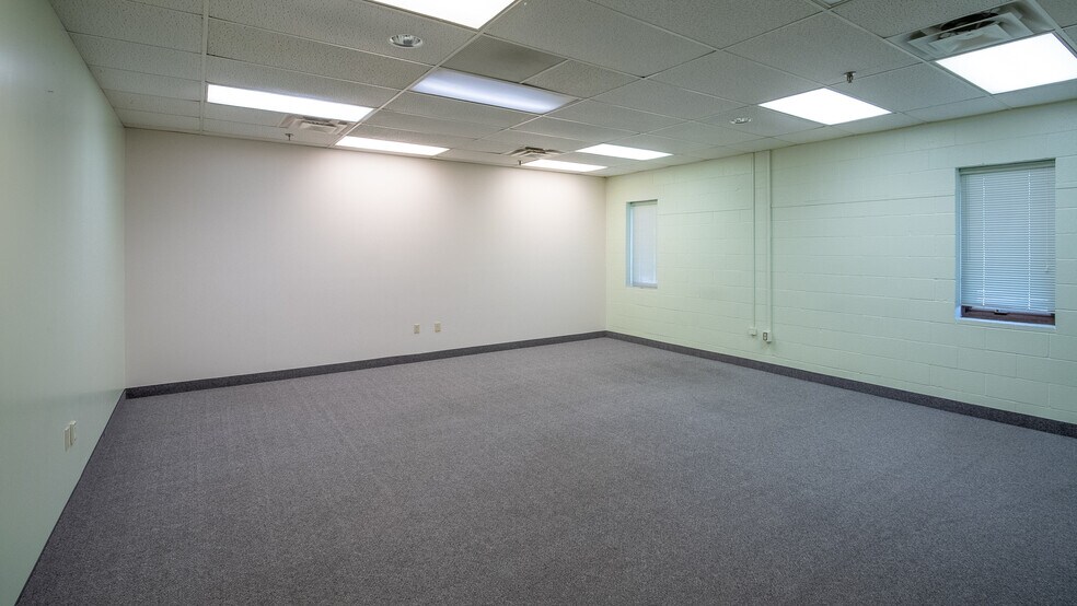 More Photos Of 901 Home St, Rushford Manufacturing For Sale