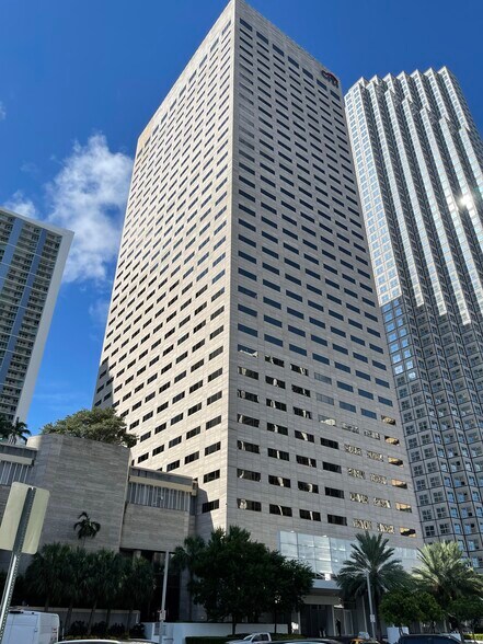 More Photos Of 201 S Biscayne Blvd, Miami Office Residential For Lease