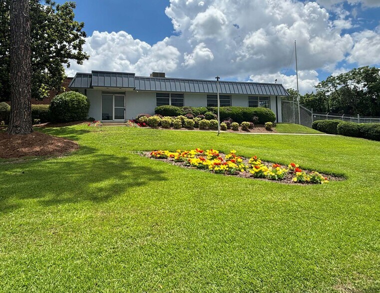 Primary Photo Of 3350 Hamilton Blvd SW, Hapeville Manufacturing For Sale