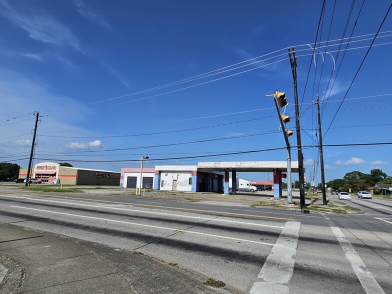 More Photos Of 1901 Pasadena Blvd, Pasadena Service Station For Sale