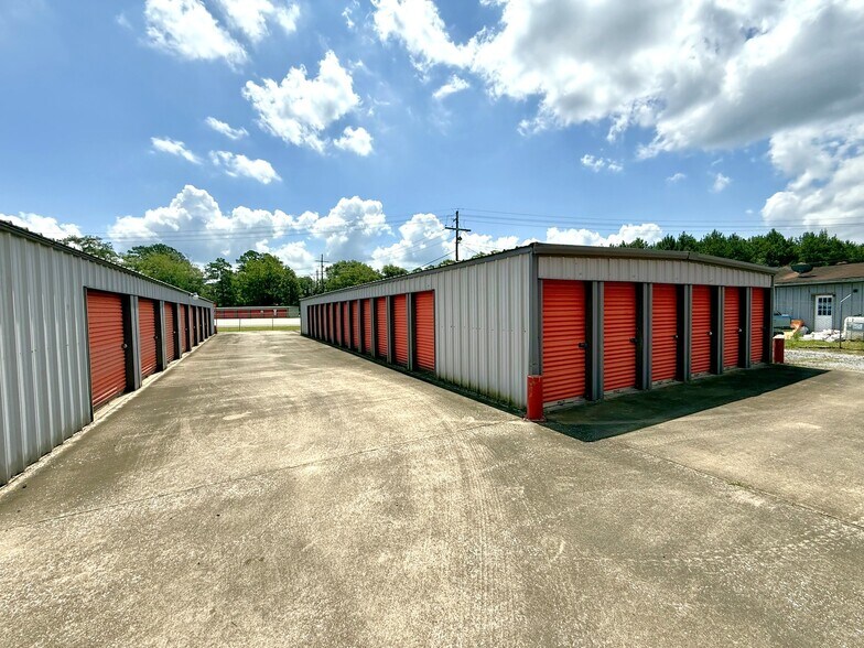 More Photos Of 4497 Main St, Vidor Self Storage For Sale