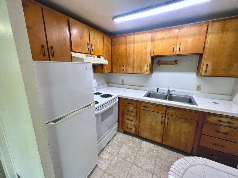 More Photos Of 2204 W Northern Lights Blvd, Anchorage Apartments For Sale