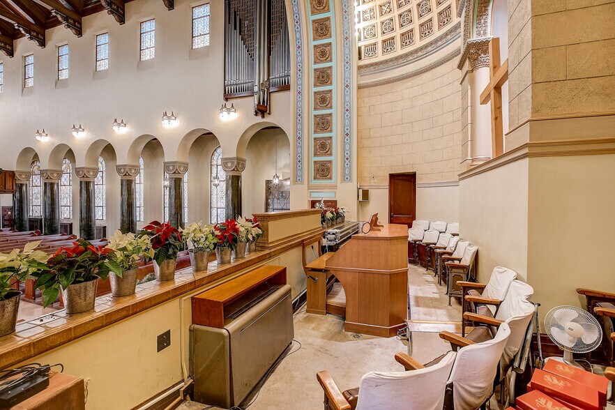 More Photos Of 1110 Guadalupe St, Austin Religious Facility For Lease