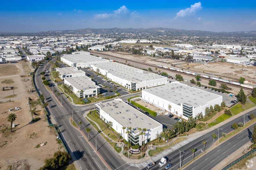 More Photos Of 9988 Santa Fe Springs Rd, Santa Fe Springs Manufacturing For Lease