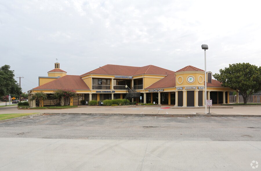 More Photos Of 4255 Bryant Irvin Rd, Fort Worth Medical For Lease