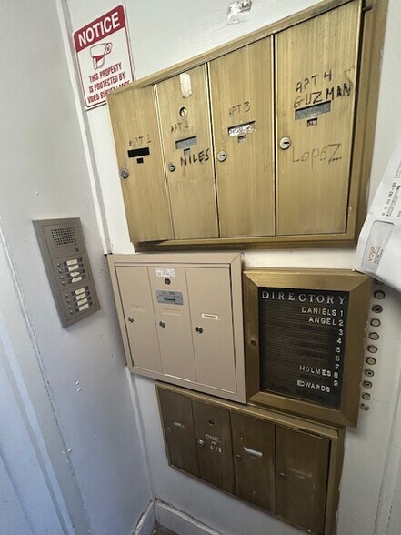 More Photos Of 89 Columbia St, Albany Apartments For Sale