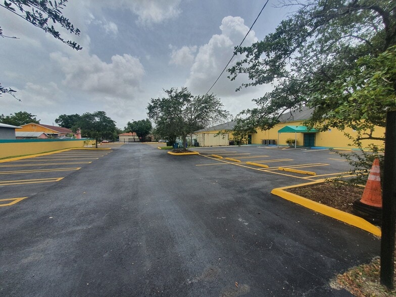 More Photos Of 4343 NW 17th Ave, Miami Religious Facility For Lease