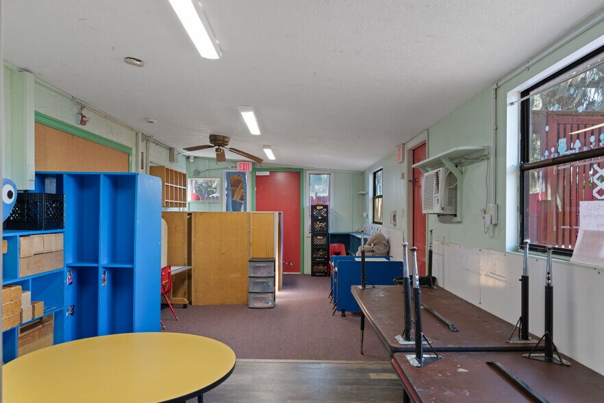 More Photos Of 639 NE 1st St, Crystal River Daycare Center For Sale