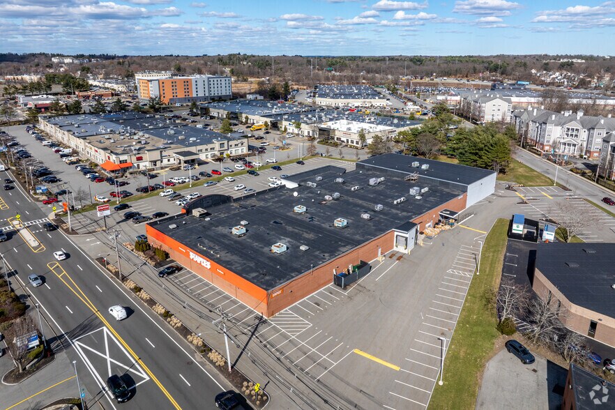 More Photos Of 335 Washington St, Woburn Freestanding For Lease