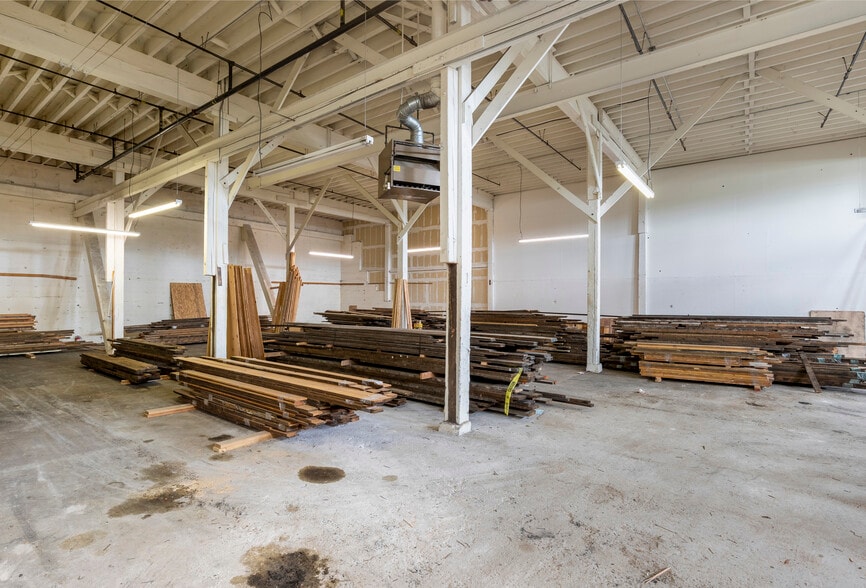 More Photos Of 5422 Shilshole Ave NW, Seattle Distribution For Lease