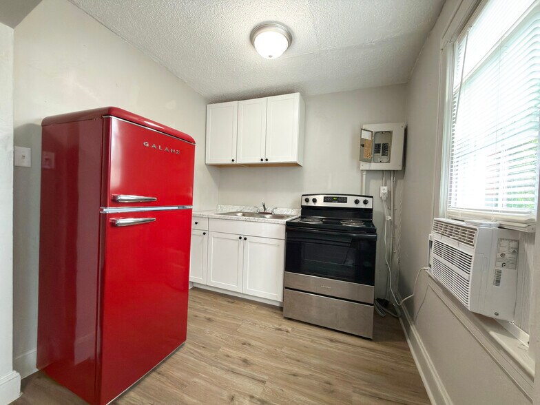 More Photos Of 1007 S Main St, Mount Airy Apartments For Sale