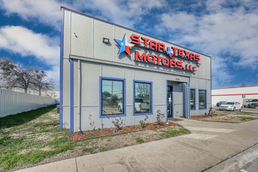 Primary Photo Of 2661 Walnut Hill Ln, Dallas Auto Dealership For Sale