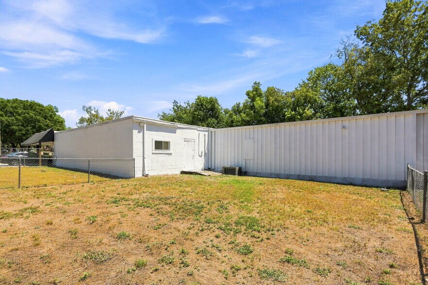 More Photos Of 1271 Oak St, Schertz Schools For Lease