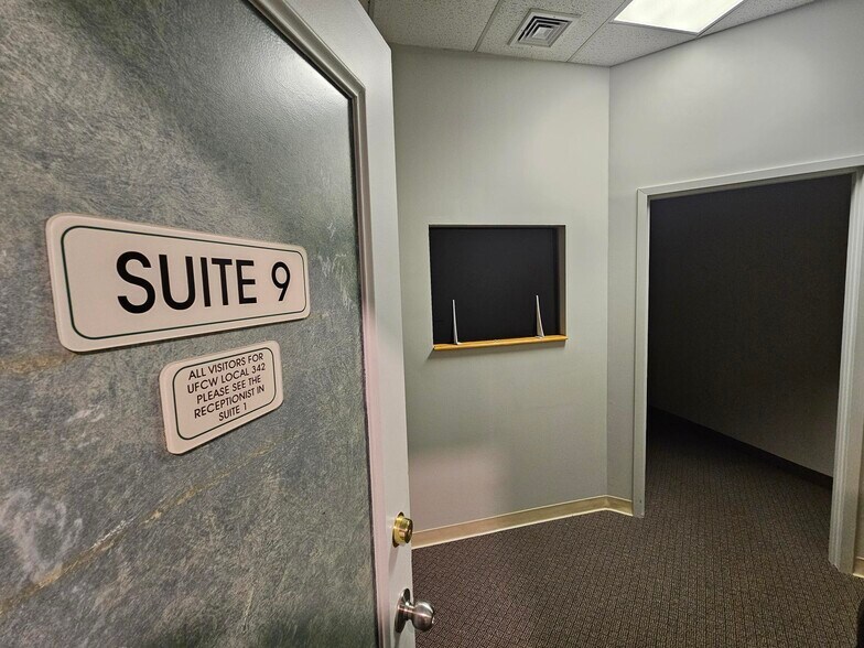 More Photos Of 166 E Jericho Tpke, Mineola Office For Lease