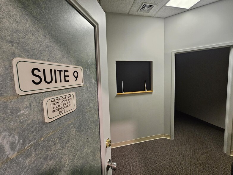 More Photos Of 166 E Jericho Tpke, Mineola Office For Lease