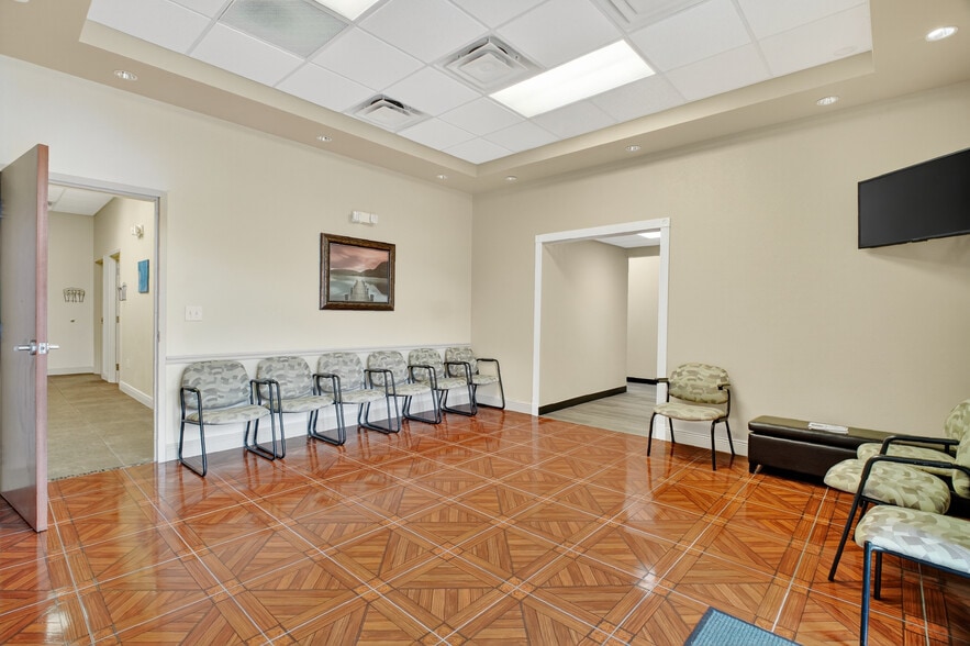 More Photos Of 1580 Santa Barbara Blvd, The Villages Medical For Lease