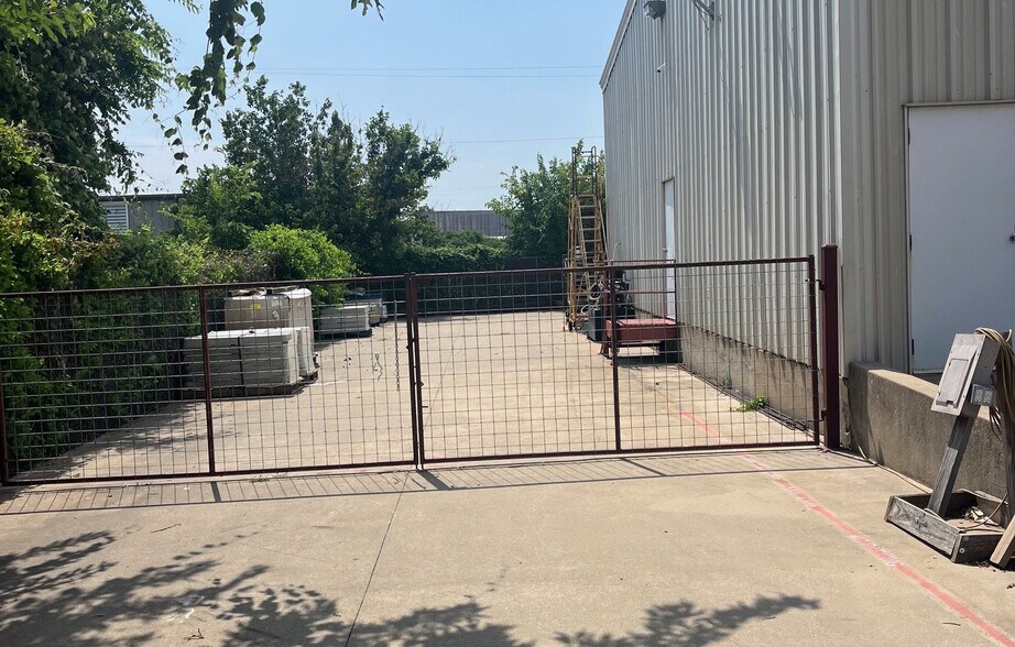 More Photos Of 1051 Kennedy Ln, Saginaw Industrial For Sale